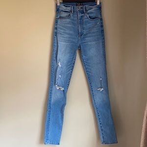 Abercrombie- Ultra High Rise Super Skinny Jean